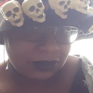 Meet your Posher, Monique